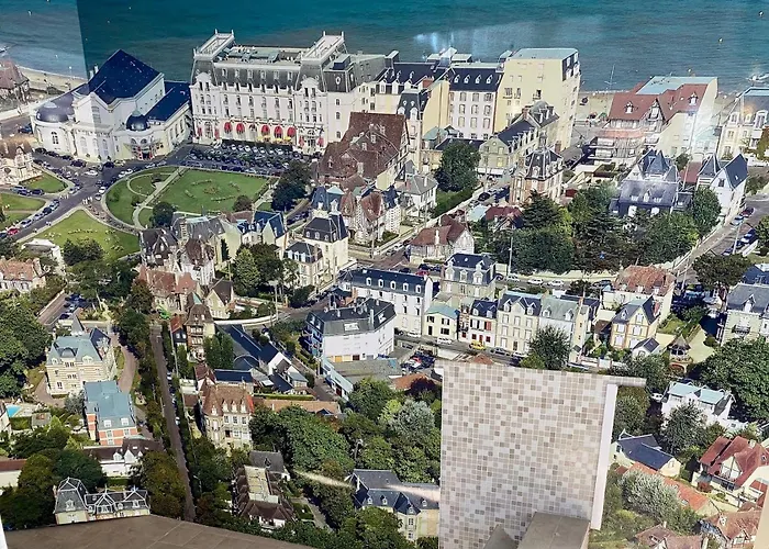 Kerwatt - Grande Et Belle Maison De Avec Jardin, Proche Centre Et Tatil Evi Cabourg